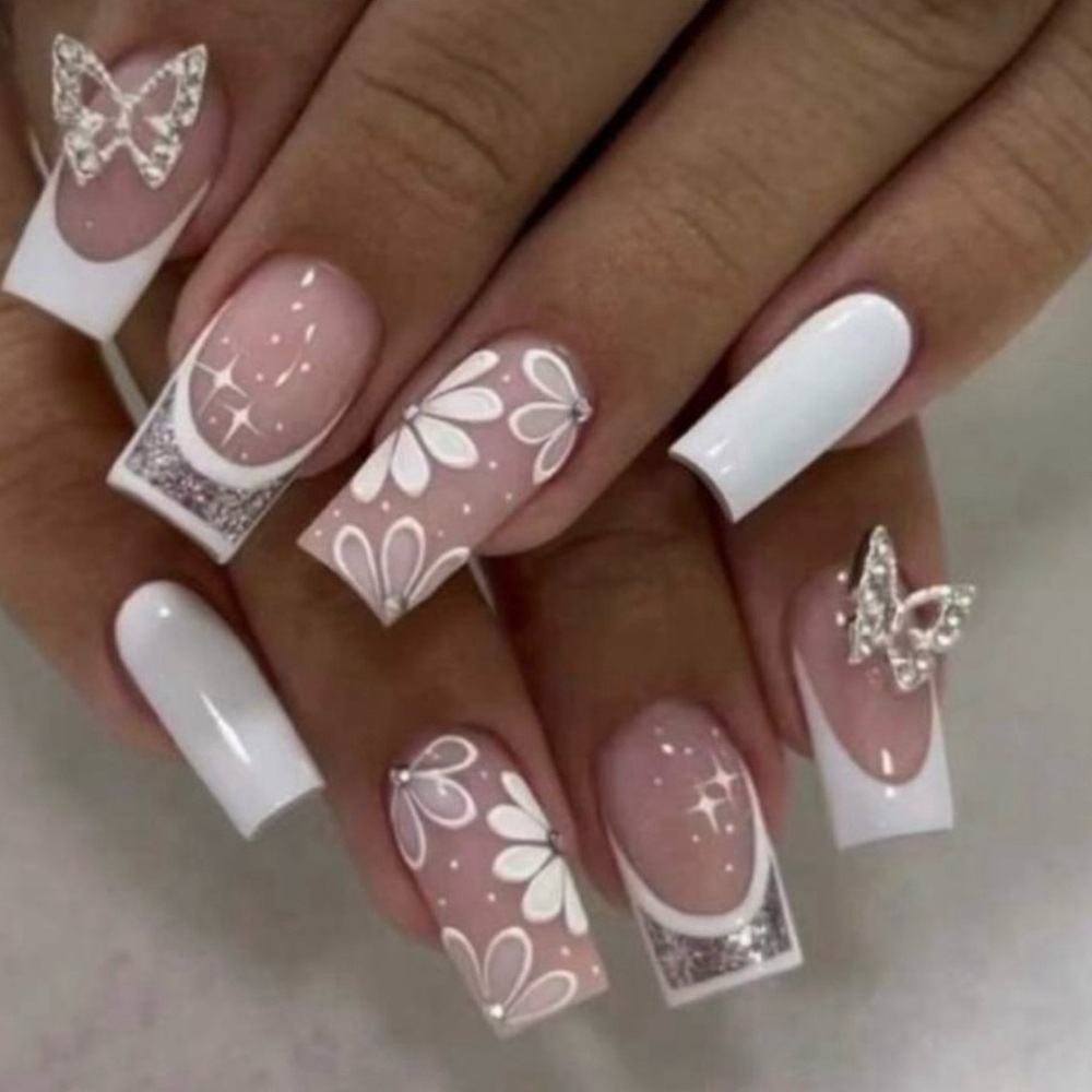 ✨ 24 Piece 3D Butterfly Y2K French Tip Press on Nails NWT ✨